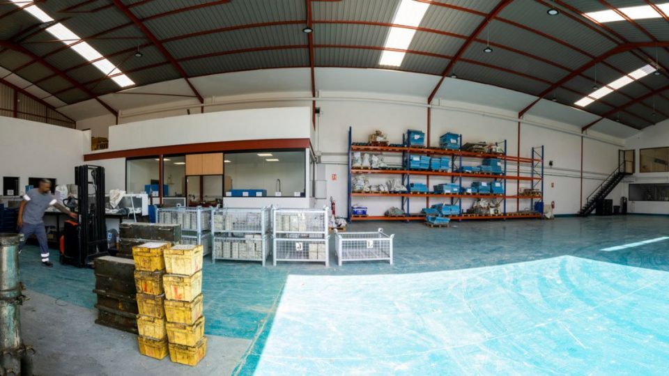 interior de un taller industrial - labetec